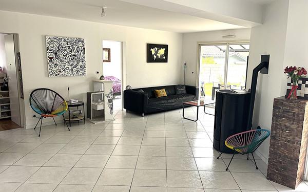 Maison à vendre    6 pièces •  Angresse