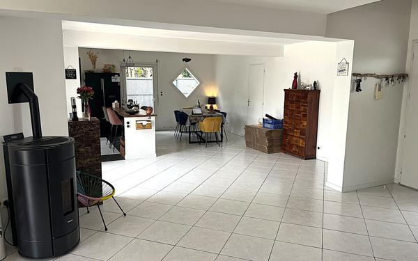 Maison à vendre    6 pièces •  Angresse