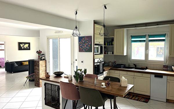 Maison à vendre    6 pièces •  Angresse
