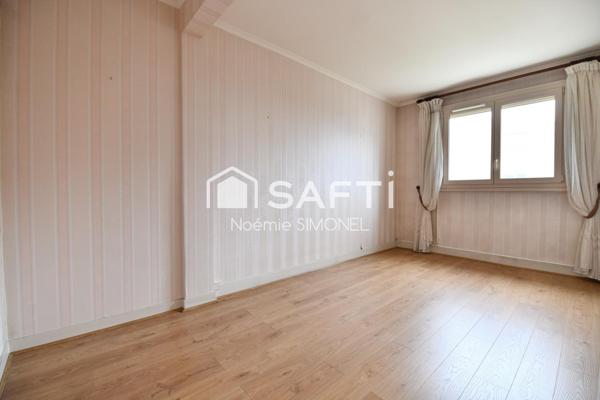 APPARTEMENT DE TROIS PIECES DANS UNE RESIDENCE FAMILIALE !