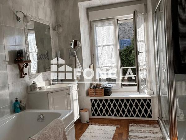 À vendre Maison 6 pièces 220 m² - Fresnay-sur-sarthe 72130