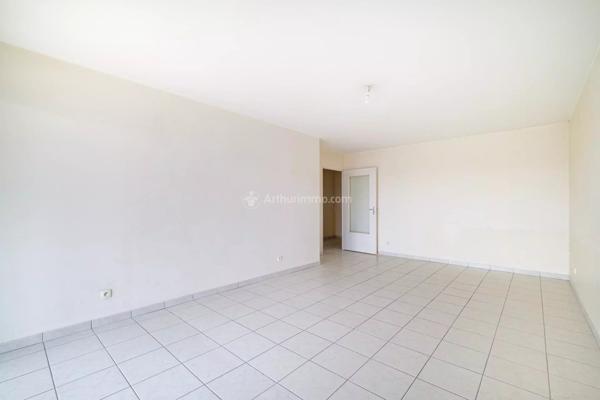 Vente                                                      Appartement
                        
                     3 pièces                      70 m2                     à Lyon 3