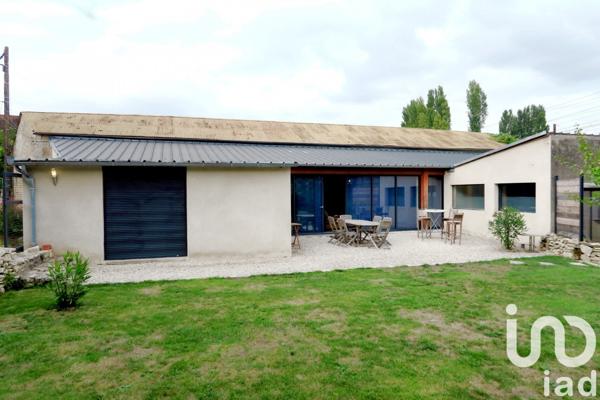 Maison traditionnelle 8 pièces de 158 m² à Chasseneuil-du-Poitou (86360)