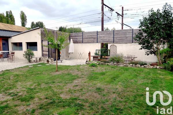 Maison traditionnelle 8 pièces de 158 m² à Chasseneuil-du-Poitou (86360)