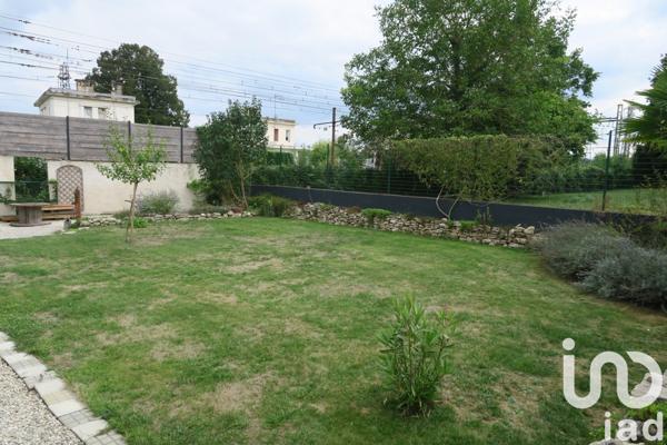 Maison traditionnelle 8 pièces de 158 m² à Chasseneuil-du-Poitou (86360)