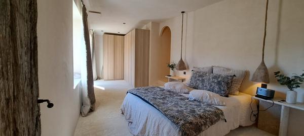 Gordes (84220) Superbe vue pour cette luxueuse résidence