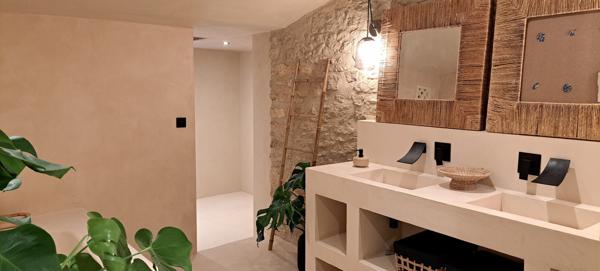 Gordes (84220) Superbe vue pour cette luxueuse résidence