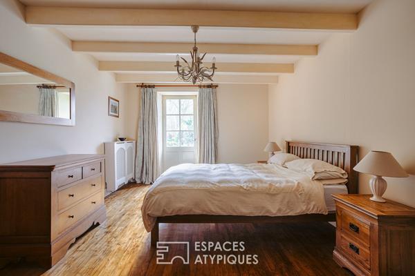 Ancien moulin aux maisons de charme et ses dépendances