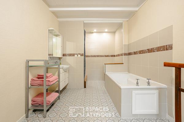 Ancien moulin aux maisons de charme et ses dépendances