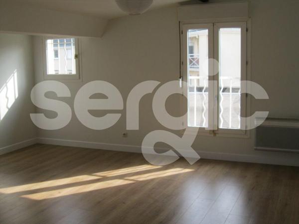 Location 1 Pieces 28 60200 Compiegne 43 0440 01 0035