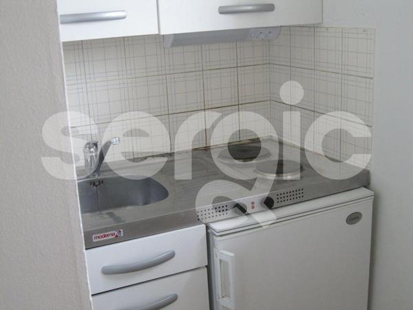 Location 1 Pieces 28 60200 Compiegne 43 0440 01 0035