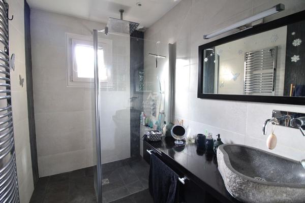 15 minutes à pied de la gare de Sannois - Confort de plain-pied ! €497 000 ** - Référence 25-3865