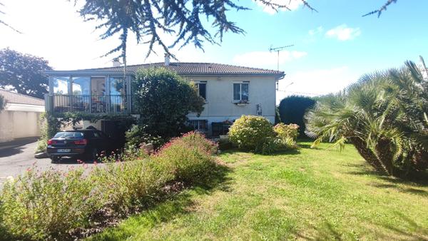 Maison La Genetouze 7 pièce(s) 94.26 m2