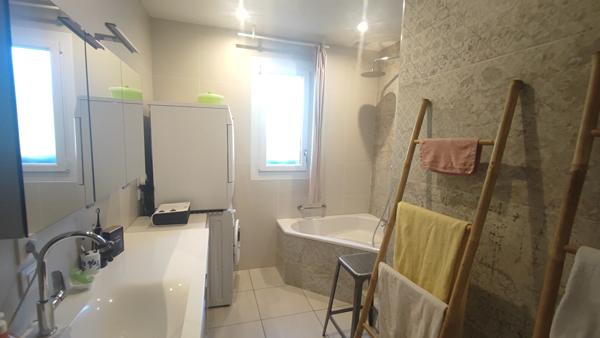 Maison La Genetouze 7 pièce(s) 94.26 m2