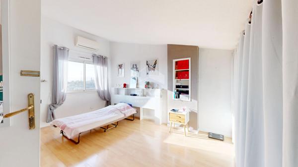 LA  PLANA - LA TRINITÉ :  UNE CHARMANTE MAISON 5 PIÈCES AVEC TERRASSE ET VUE MER.