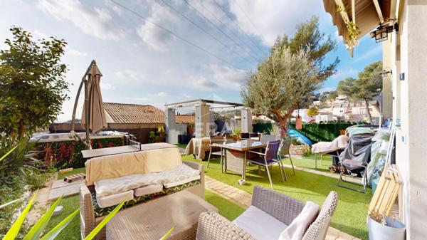 LA  PLANA - LA TRINITÉ :  UNE CHARMANTE MAISON 5 PIÈCES AVEC TERRASSE ET VUE MER.