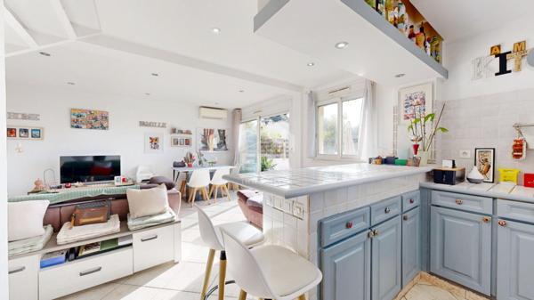 LA  PLANA - LA TRINITÉ :  UNE CHARMANTE MAISON 5 PIÈCES AVEC TERRASSE ET VUE MER.