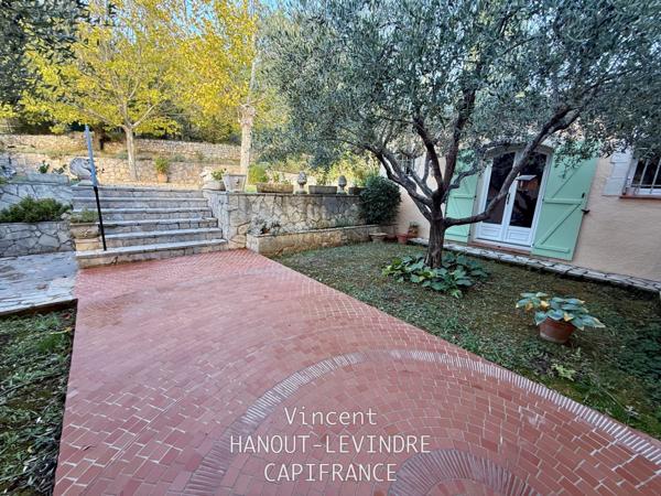 Maison à vendre 11 pièces SALERNES (83)