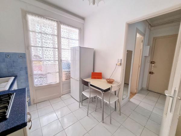 TOULON  MOURILLON centre Gd T1 de 32 m2 + loggia