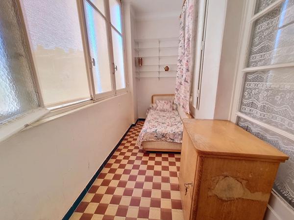 TOULON  MOURILLON centre Gd T1 de 32 m2 + loggia