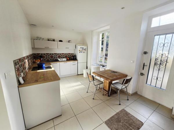 Superbe T3 en rez-de-jardin – Grande terrasse de 100 m² – Calme absolu