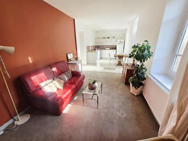 Superbe T3 en rez-de-jardin – Grande terrasse de 100 m² – Calme absolu