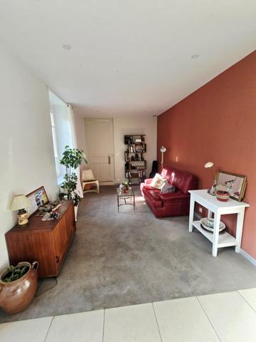 Superbe T3 en rez-de-jardin – Grande terrasse de 100 m² – Calme absolu