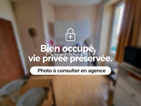 LANDERNEAU - Ensemble immobilier de 6 appartements, 6 caves, 2 cours et 1 venelle.
