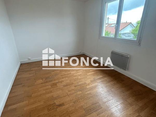 Location Maison 5 pièces 112 m² - 17 BIS RUE DES CHENES Vigneux Sur Seine 91270
