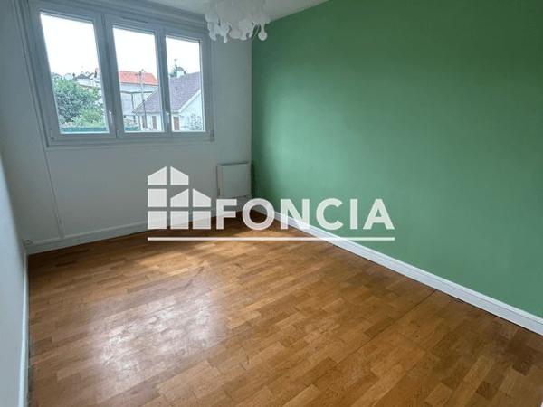 Location Maison 5 pièces 112 m² - 17 BIS RUE DES CHENES Vigneux Sur Seine 91270