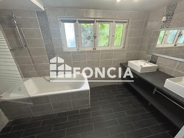 Location Maison 5 pièces 112 m² - 17 BIS RUE DES CHENES Vigneux Sur Seine 91270