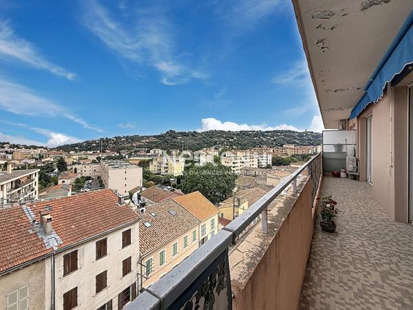Dernier étage-  Spacieux 2p - Terrasse - Aperçu mer - Cave