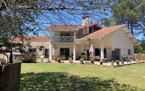 Maison à vendre    5 pièces •  Vielle-Saint-Girons