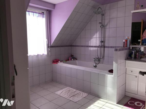 A VENDRE BAUD Vaste maison de 6 chambres ref 36N