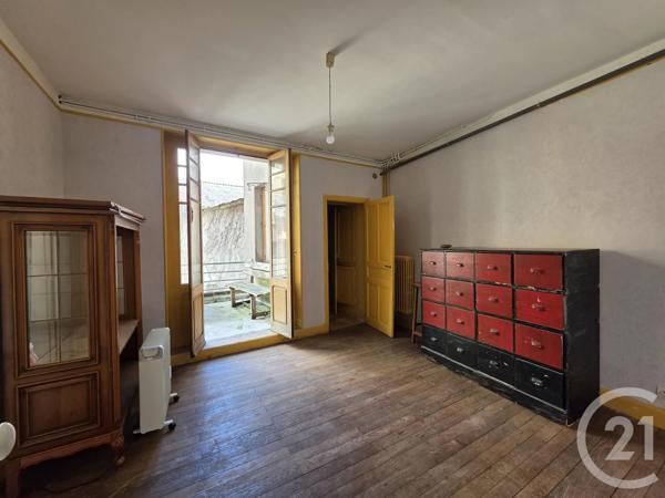 Immeuble à vendre  225 m 2   BRIOUDE  - 43