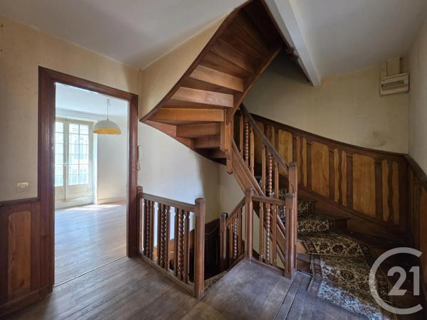 Immeuble à vendre  225 m 2   BRIOUDE  - 43