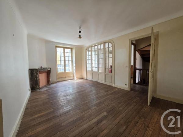 Immeuble à vendre  225 m 2   BRIOUDE  - 43
