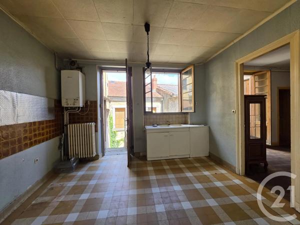 Immeuble à vendre  225 m 2   BRIOUDE  - 43