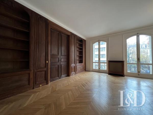 Appartement Haussmannien – 165 m² – Premier Étage avec Ascenseur – Rue Calme