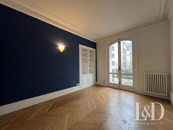 Appartement Haussmannien – 165 m² – Premier Étage avec Ascenseur – Rue Calme