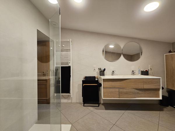 Propriété équestre de 5 hectares, entièrement clos, maison de plain pied 210m² annexe 130m²