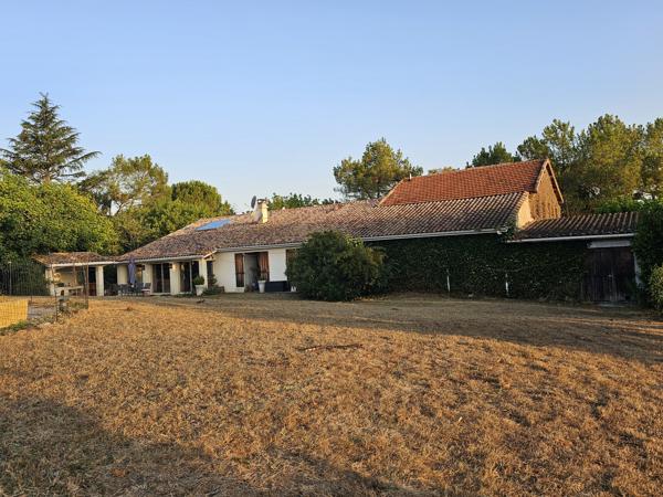 Propriété équestre de 5 hectares, entièrement clos, maison de plain pied 210m² annexe 130m²