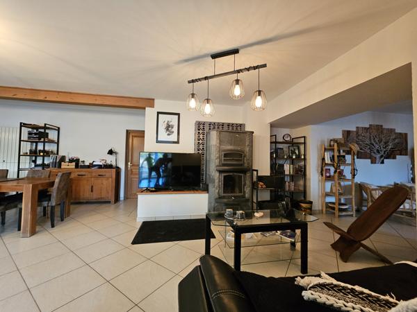 Propriété équestre de 5 hectares, entièrement clos, maison de plain pied 210m² annexe 130m²