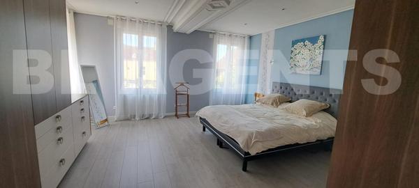 Vivre et Investir : Deux Résidences de Luxe sur un Même Terrain