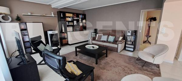 Vivre et Investir : Deux Résidences de Luxe sur un Même Terrain