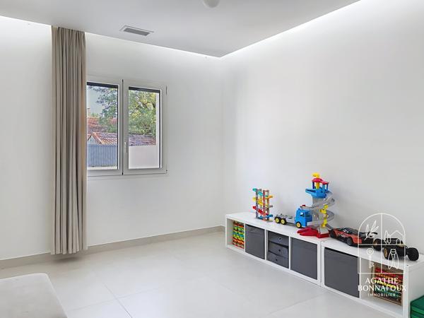 Villa familiale 145 m2 4 chambres avec piscine et garage