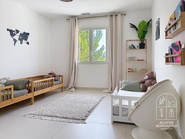 Villa familiale 145 m2 4 chambres avec piscine et garage