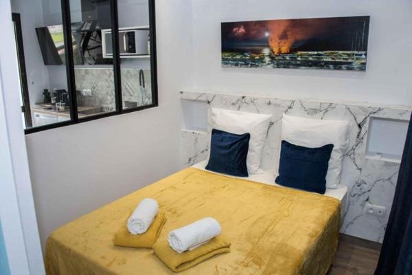 SPACIEUX STUDIO AU 1ER ETAGE D'UNE RESIDENCE AVEC PISCINE ET TERRAIN DE TENNIS