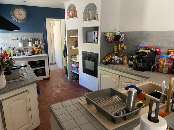 Maison de 147 M2 en étage, centre bourg à Echillais avec cour et dépendance