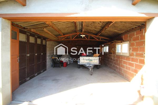 Maison de maçon - 3 chambres - 1 bureau - 2 garages - Terrain 2300m²